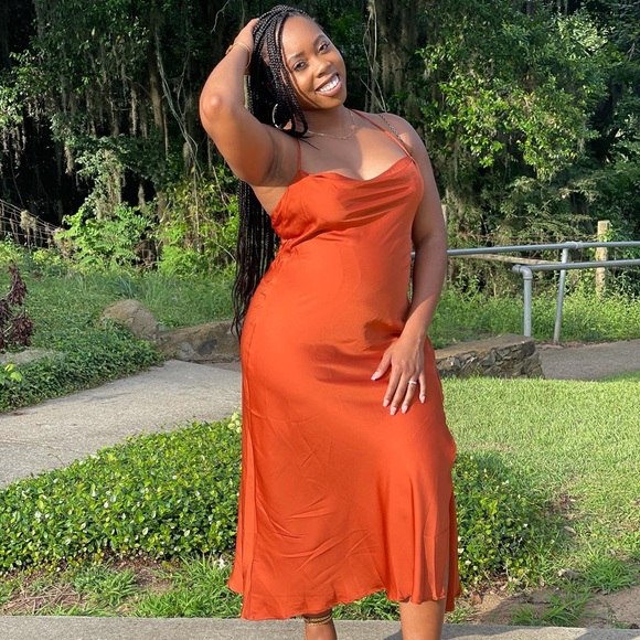 Hi Poshers! Welcome to my closet! - Picture 2 of 3